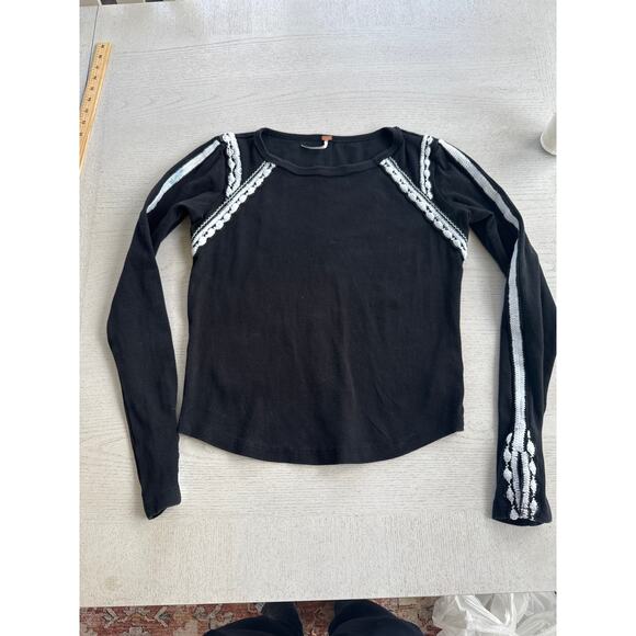 Free People Black White Embroidered Top Boho Bohemian Cottagecore Grunge Indie - Picture 1 of 7